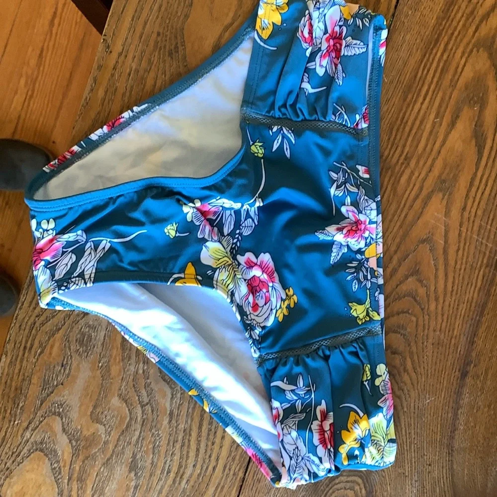 Bikini bottom - Picture 1 of 4